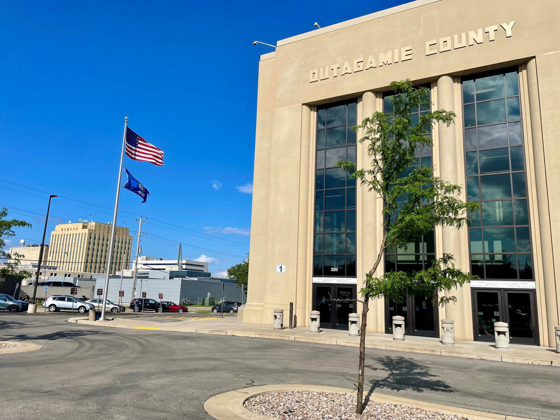 Front_Entrance_with_Flagpole